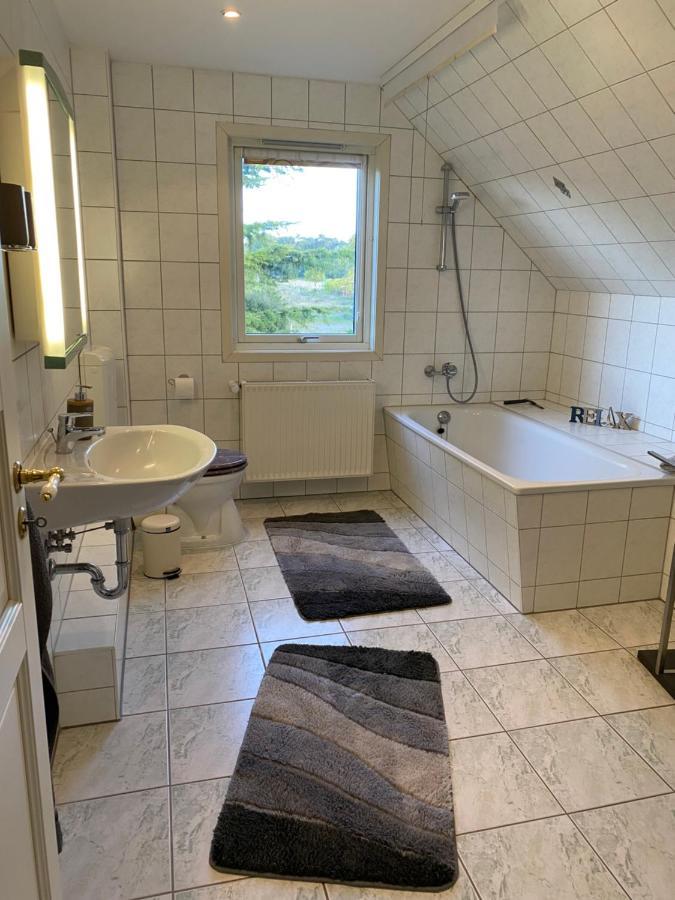 Freistehendes Einfamilienhaus Mit Boddenblick Naehe Ostsee Fuhlendorf  Eksteriør billede